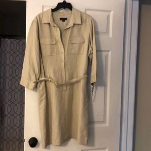 Tahari Dresses - This dress is priced to sell! Tahari Dresses - This dress is priced to sell!